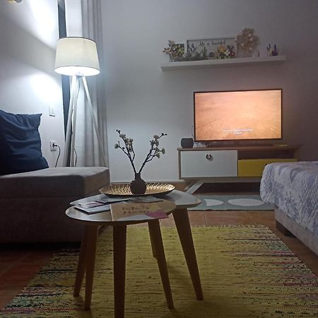 "Tata'S Home"! Тирана Екстериор снимка